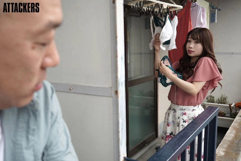 悪質隣人クレーマーにイカされまくった欲求不満な美人妻。 加藤結衣