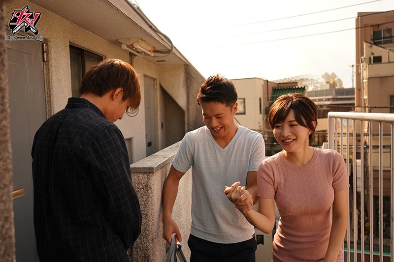 お願いされたら断れないおっとり天然な人妻お姉さんの無自覚な誘惑。 里美ゆりあ