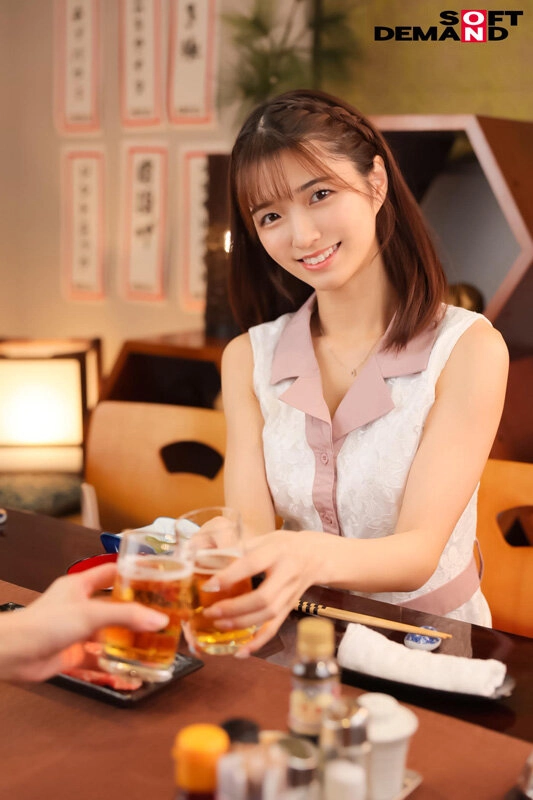 居酒屋の個室で寝落ちする泥●美女に介抱するフリしてこっそりナマ挿入しまくった絶倫アルバイトのボク 6,160 33