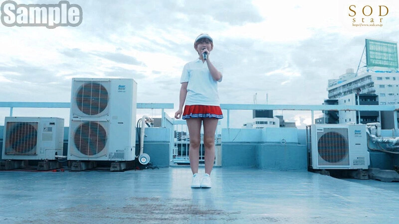 ヒーローショーの司会進行をしている元気で明るいお姉さんのお仕事は、楽屋裏で性欲処理として中出し輪●される事も含まれています。 紗倉まな