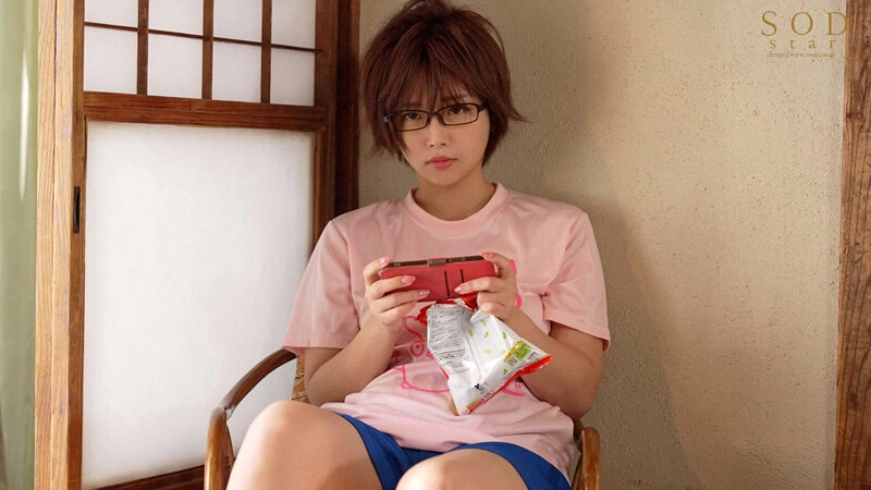 -V 突然、弟が数年ぶりに帰省した。実家暮らしの私は三十路なのに未だ家事手伝い(ニート)で恥ずかしかった。 アラサー喪女ニート 隠れエロ尻の姉(30) 紗倉まな 【AV debut 12周年記念 特典映像付き】