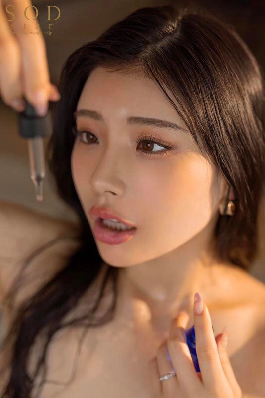 高級タワーマンションへ引っ越してきた新妻が金持ち男たちの道楽のターゲットになり媚薬付けにされ性玩具化。キメセク乱交パーティで唾液をダラダラ垂らしながらひたすらにチ●ポを求めるまでに快楽堕ち。 神木麗 18,425 165