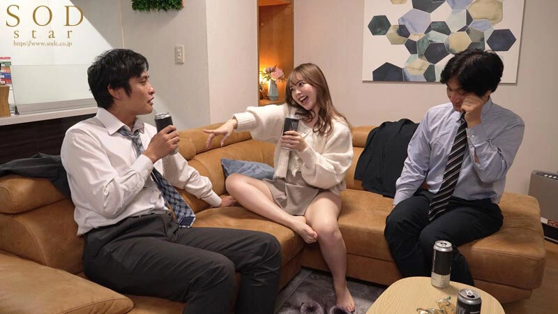 超至近距離で僕を誘惑してくる親友の彼女と…声が出せない密室、親友はすぐそこ！バレたら終わりなのに精子が止まりません…。小倉由菜 5,060 45