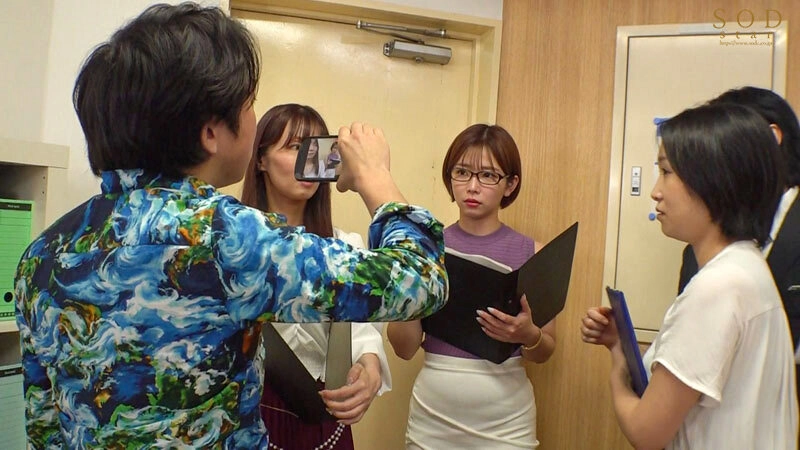 「今って少しだけ時間ありませんか？入会してくれたら…」マルチ商法の痴女が裏技鬼責め勧誘テクニック！！ 紗倉まな 4,165 32