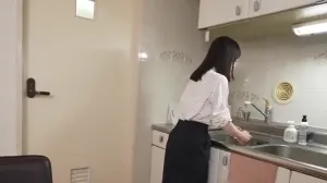 6枚目 | これが交際歴1年の恋人がするセックス！？リアルにものすごく近い同棲生活！最高にエッチで可愛いよっつんが彼女になってハメまくり！ 小湊よつ葉